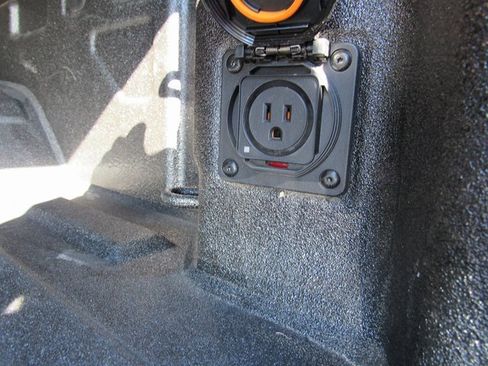 Used 2024 Chevrolet Silverado 2500 LTZ w/ LTZ Plus Package image 28