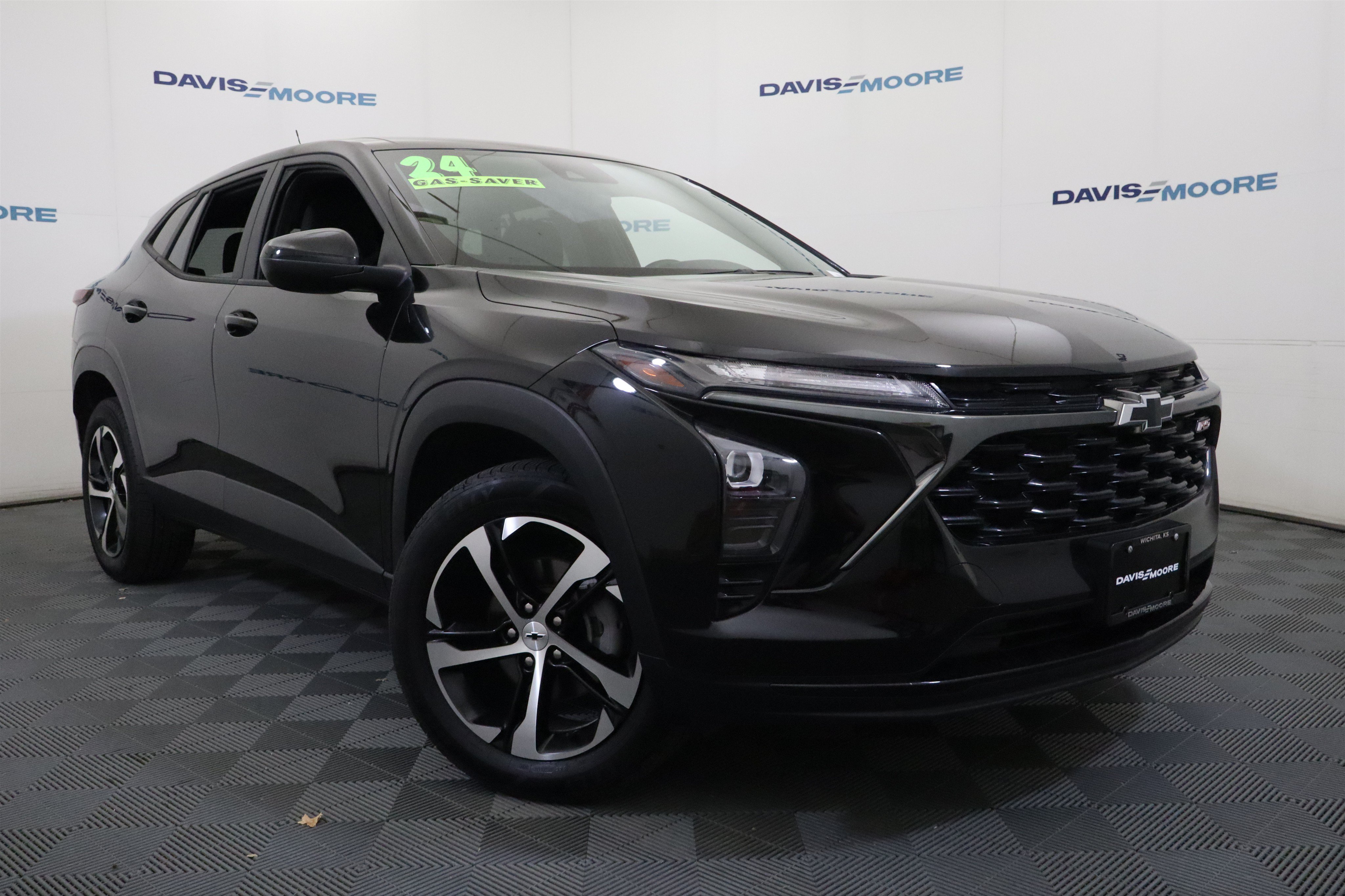 Used 2024 Chevrolet Trax RS FWD image 2