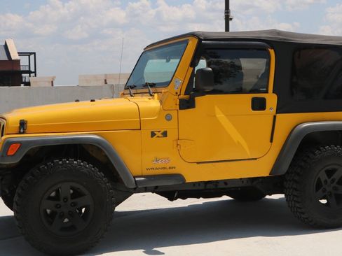 Used 2004 Jeep Wrangler X w/ Convenience Group AWD/4WD image 39
