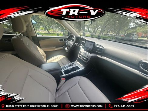 Used 2023 Ford Explorer XLT w/ Equipment Group 202A RWD image 15