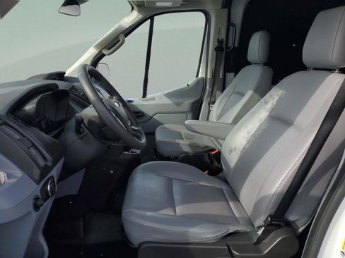 Used 2018 Ford Transit 250 Base image 20