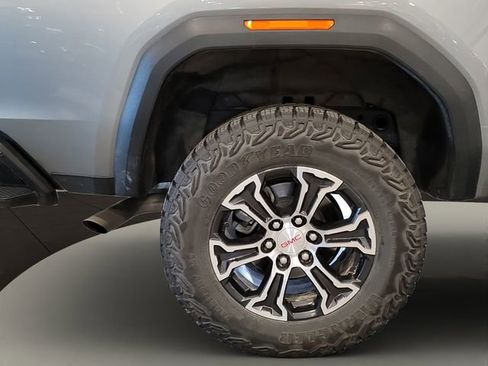 Used 2024 GMC Canyon AT4 w/ Canyon Safety Plus Package AWD/4WD image 25