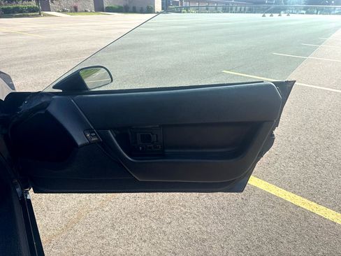 Used 1990 Chevrolet Corvette 2dr Coupe Hatchback image 21