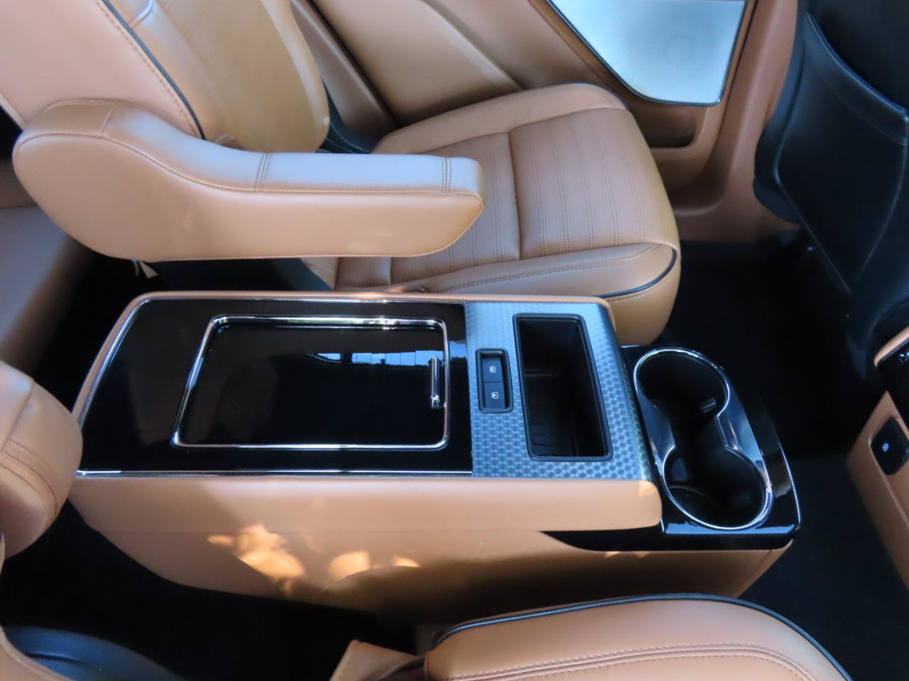 Used 2022 Lincoln Aviator Black Label w/ Dynamic Handling Package AWD/4WD image 23