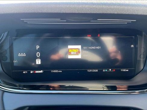 Used 2025 Land Rover Range Rover Evoque Dynamic SE image 24