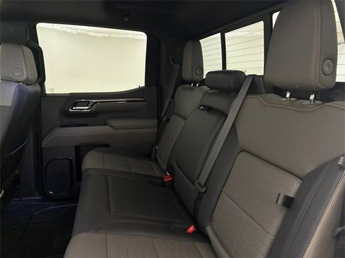 Used 2023 Chevrolet Silverado 1500 ZR2 w/ Technology Package image 18