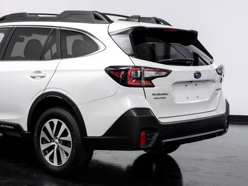 Used 2020 Subaru Outback Premium image 13