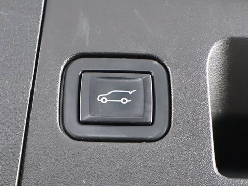 Used 2022 Cadillac XT4 Premium Luxury w/ Enhanced Visibility Package image 52