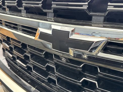 Used 2022 Chevrolet Tahoe Z71 w/ Luxury Package image 4