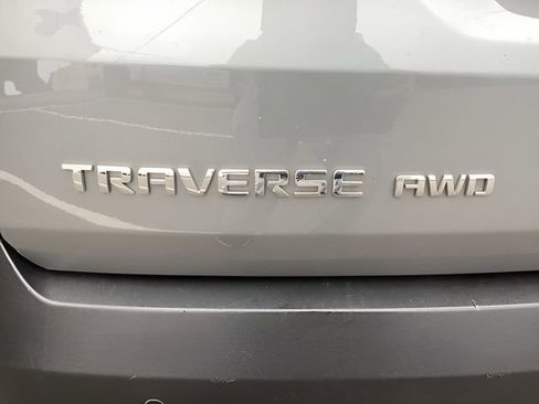 Used 2023 Chevrolet Traverse LT w/ LT Premium Package AWD/4WD image 39
