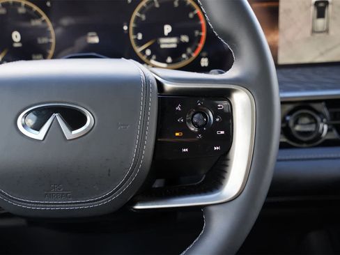 Used 2025 INFINITI QX80 Autograph w/ Autograph Exterior Package image 11