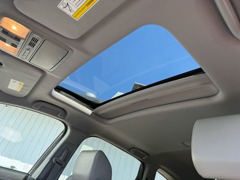 Used 2017 Honda CR-V EX-L image 12