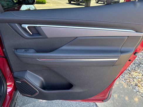 Certified 2026 Buick Enclave Sport Touring w/ LPO, Floor Liner Package FWD image 44