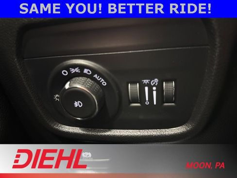 Certified 2023 Jeep Grand Cherokee L Limited image 28