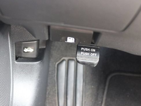 Used 2024 Nissan Altima 2.5 SV FWD image 41