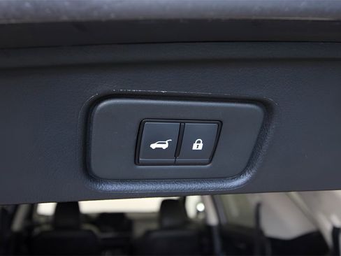 Used 2024 Nissan Pathfinder SL image 28