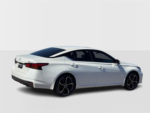 New 2025 Nissan Altima 2.5 SR w/ SR Premium Package image 4