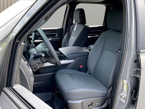 New 2026 RAM 2500 Big Horn AWD/4WD image 19