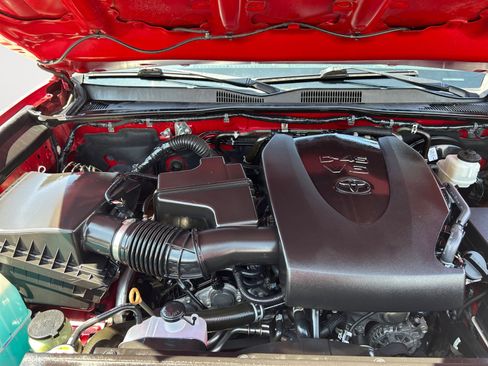 Used 2022 Toyota Tacoma SR5 RWD image 24