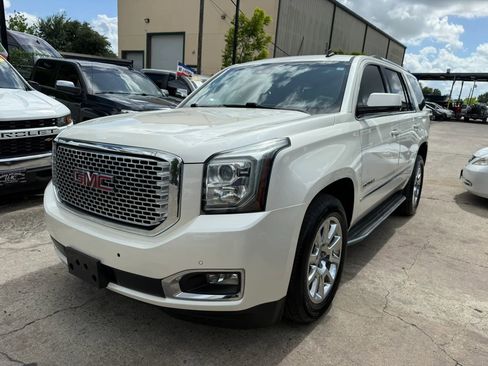 Used 2015 GMC Yukon Denali w/ Touring Package AWD/4WD image 3