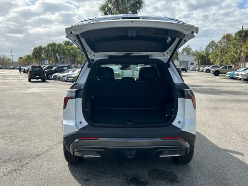 New 2026 Chevrolet Equinox ACTIV w/ Convenience Package III AWD/4WD image 11
