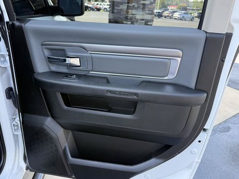 Used 2022 RAM 1500 Classic SLT RWD image 15