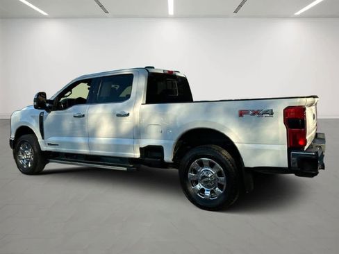 Used 2024 Ford F350 Lariat image 3