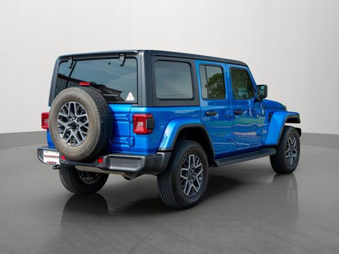 Used 2024 Jeep Wrangler Unlimited Sahara w/ Technology Group AWD/4WD image 7