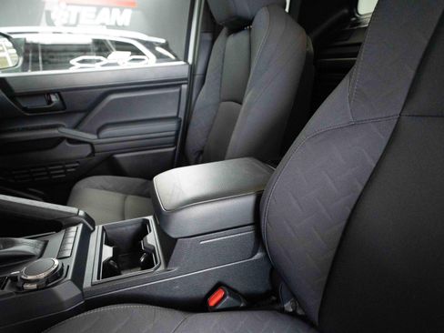 Used 2025 Toyota Tacoma SR AWD/4WD image 10