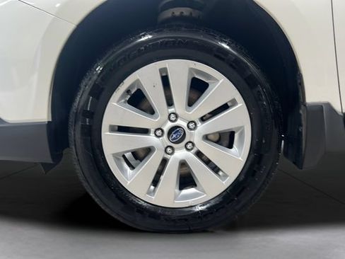 Used 2018 Subaru Outback 2.5i AWD/4WD image 24