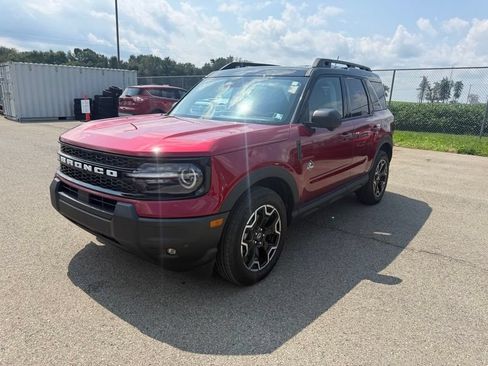 Used 2025 Ford Bronco Sport Outer Banks w/ Outer Banks Tech Package+ AWD/4WD image 2