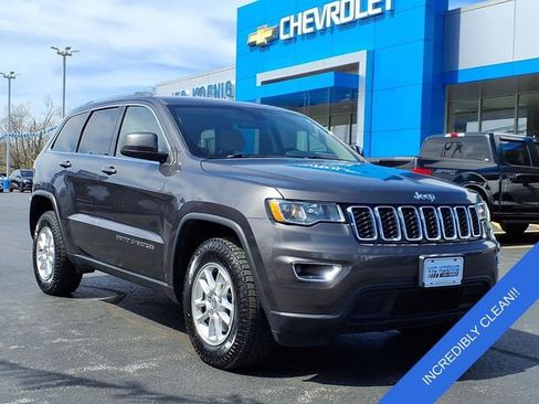 Used 2018 Jeep Grand Cherokee Laredo image 1