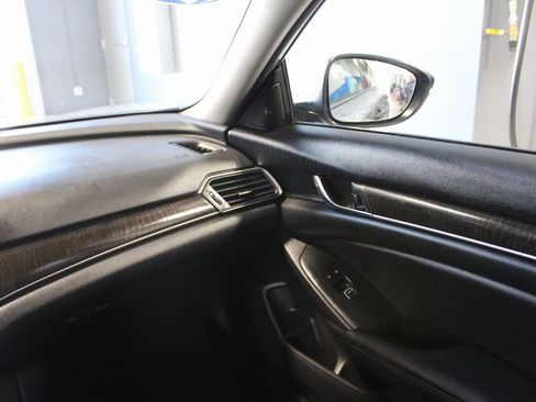 Used 2021 Honda Accord Touring image 27