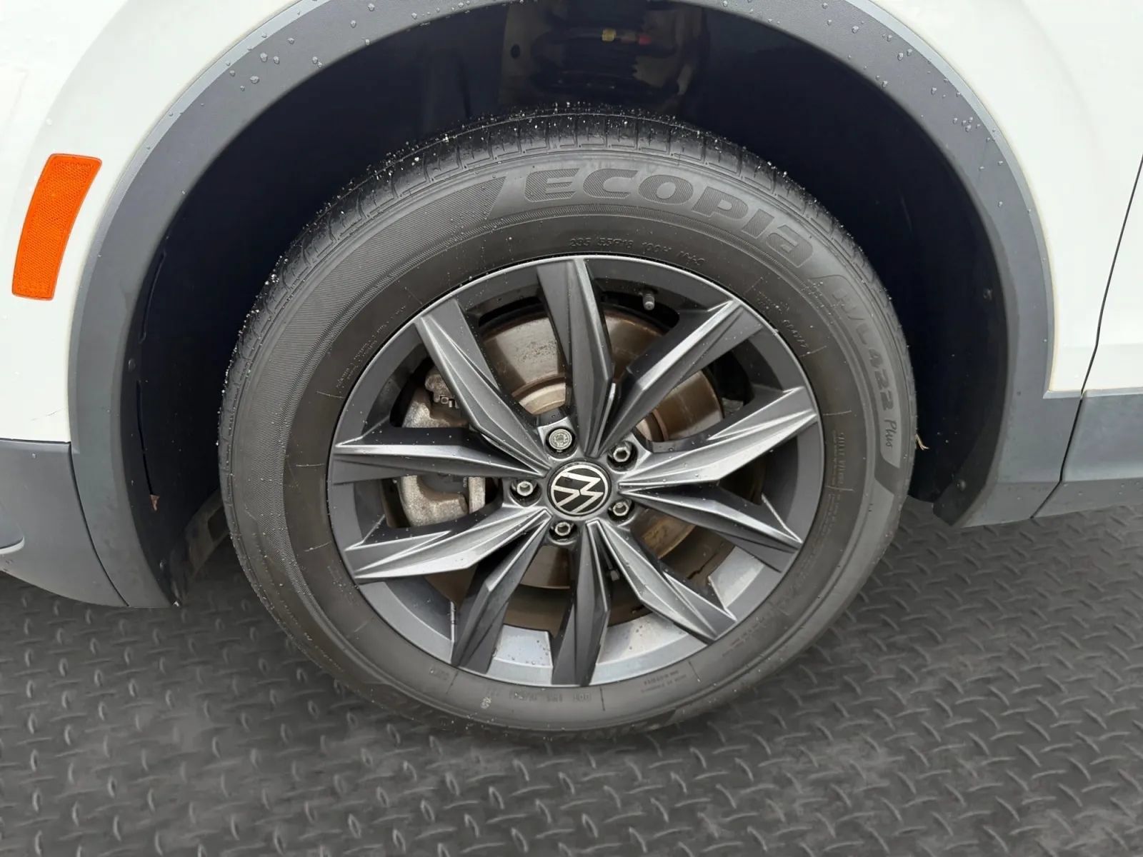 Used 2022 Volkswagen Tiguan SE AWD/4WD image 10