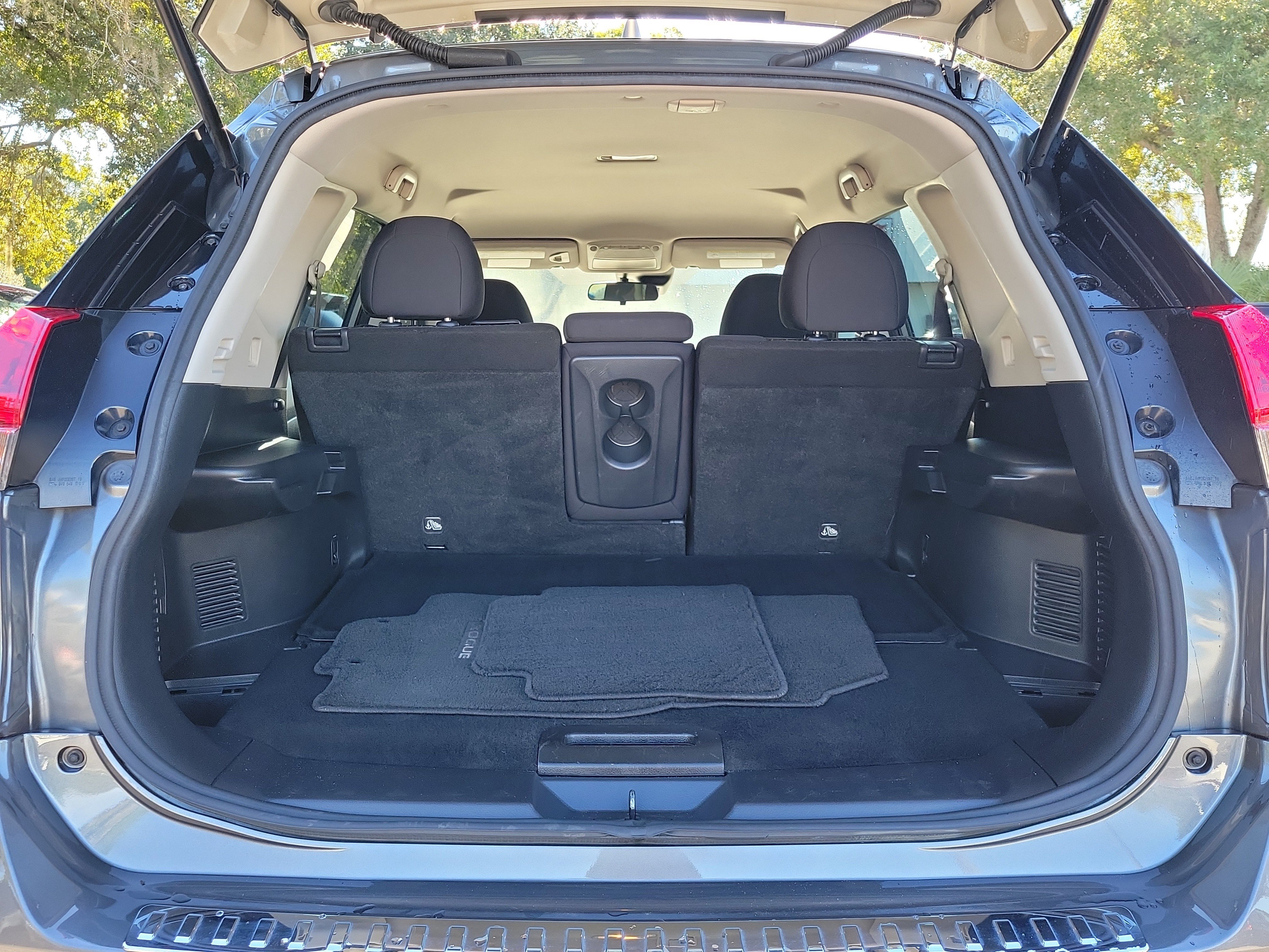 Used 2020 Nissan Rogue S FWD image 10