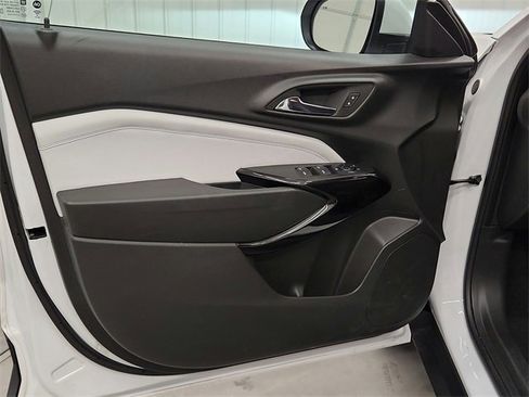 Used 2024 Chevrolet Trax LT w/ Driver Confidence Package image 29