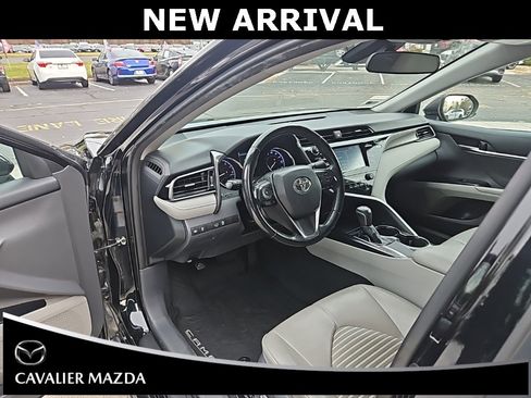 Used 2019 Toyota Camry SE image 12