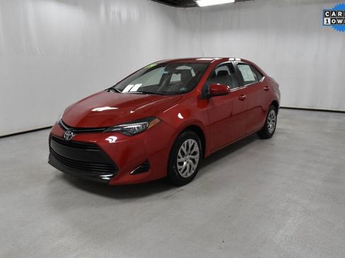 Used 2019 Toyota Corolla LE image 2