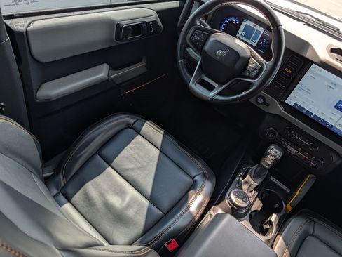 Used 2022 Ford Bronco Badlands AWD/4WD image 9