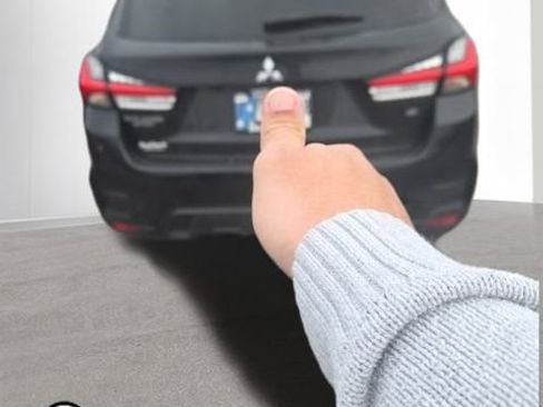 Used 2021 Mitsubishi Outlander Sport SE image 6