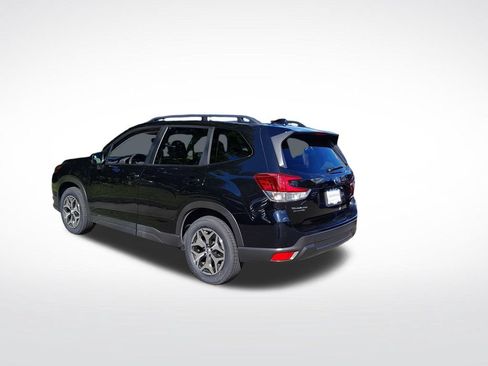 Used 2023 Subaru Forester Premium AWD/4WD image 6