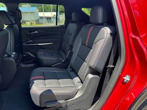 New 2026 Chevrolet Traverse RS w/ LPO, Floor Liner Package AWD/4WD image 24