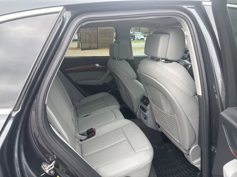 Used 2021 Audi Q5 2.0T Premium Plus w/ Premium Plus Package image 16