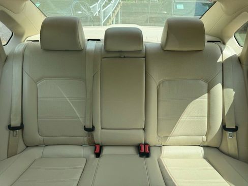 Used 2012 Volkswagen Passat 2.5 SE FWD image 22