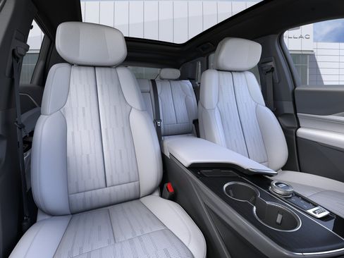 New 2026 Cadillac Lyriq Luxury AWD/4WD image 16