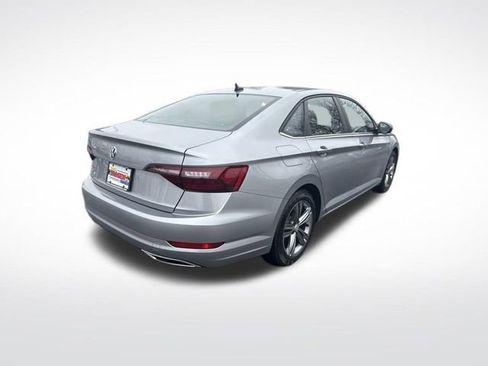 Used 2021 Volkswagen Jetta R-Line w/ R-Line Cold Weather Package image 5