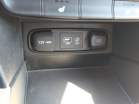 Used 2019 Hyundai Santa Fe SEL image 17