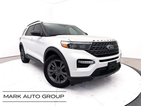 Used 2021 Ford Explorer XLT w/ Equipment Group 202A RWD image 1