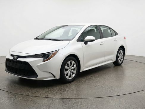 Used 2025 Toyota Corolla LE FWD image 3