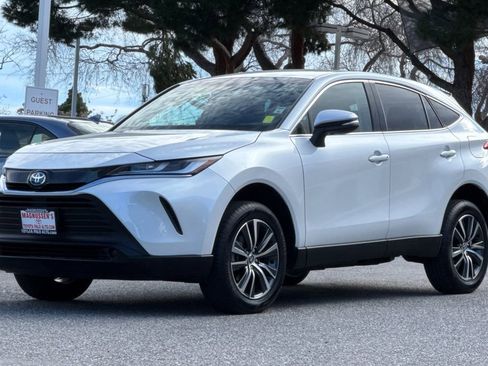 Certified 2024 Toyota Venza LE image 7